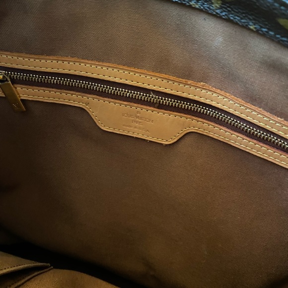 Louis Vuitton Mezzo  authentic handbag in good condition leather is perfect !! - Picture 3 of 7